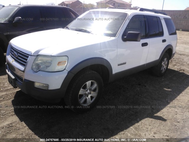 1FMEU63E76UB71474 - 2006 FORD EXPLORER XLT WHITE photo 2