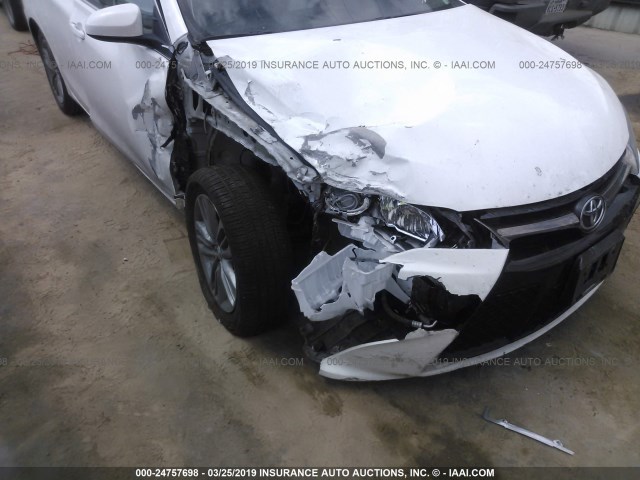 4T1BF1FK8GU217784 - 2016 TOYOTA CAMRY LE/XLE/SE/XSE WHITE photo 6