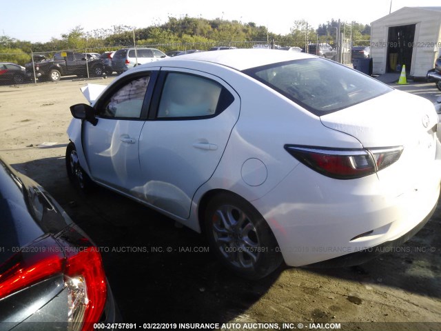 3MYDLBZV7GY120463 - 2016 TOYOTA SCION IA WHITE photo 3