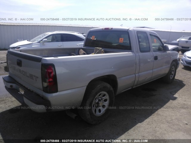 1GCEC19X15Z115373 - 2005 CHEVROLET SILVERADO C1500 SILVER photo 4