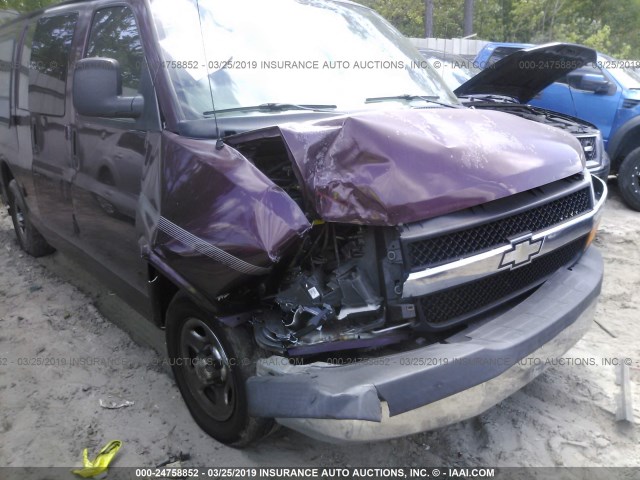 1GBFG15X141229602 - 2004 CHEVROLET EXPRESS G1500  PURPLE photo 6