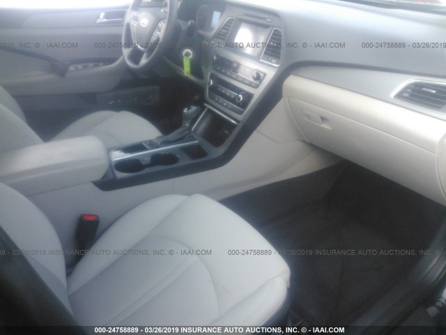 5NPE24AF1GH317213 - 2016 HYUNDAI SONATA SE შავი ფოტო 5