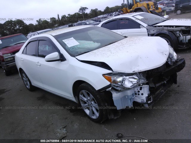 4T1BF1FK1EU835011 - 2014 TOYOTA CAMRY L/SE/LE/XLE 白色 照片 1
