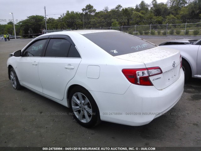 4T1BF1FK1EU835011 - 2014 TOYOTA CAMRY L/SE/LE/XLE 白色 照片 3