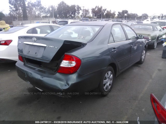 JTDBE32KX20112558 - 2002 TOYOTA CAMRY LE/XLE/SE GREEN photo 4