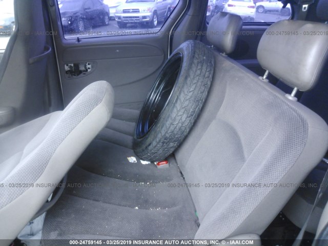 1C4GJ25B31B151910 - 2001 CHRYSLER VOYAGER WHITE photo 8