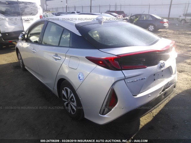 JTDKARFP4J3103579 - 2018 TOYOTA PRIUS PRIME  SILVER photo 3