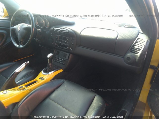 WP0AB29921S687838 - 2001 PORSCHE 911 TURBO YELLOW photo 5