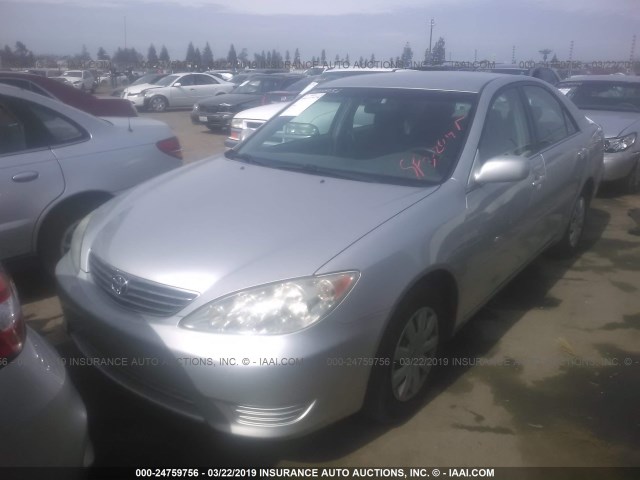 4T1BE32K65U098358 - 2005 TOYOTA CAMRY LE/XLE/SE GRAY photo 2