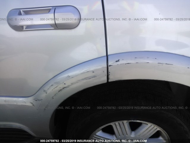 5LMEU68H25ZJ07148 - 2005 LINCOLN AVIATOR 银色 照片 6