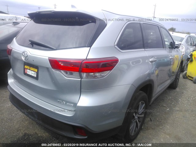 5TDJZRFH4JS533527 - 2018 TOYOTA HIGHLANDER SE/XLE SILVER photo 4