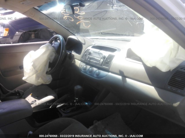 4T1BE30K46U740709 - 2006 TOYOTA CAMRY LE/XLE/SE WHITE photo 5