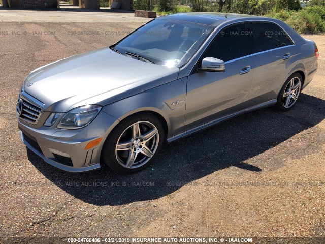 WDDHF7HB6BA271907 - 2011 MERCEDES-BENZ E 63 AMG GRAY photo 2