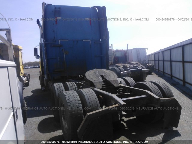 1FUPCSEB2YDF87801 - 2000 FREIGHTLINER CONVENTIONAL FLD120 BLUE photo 3