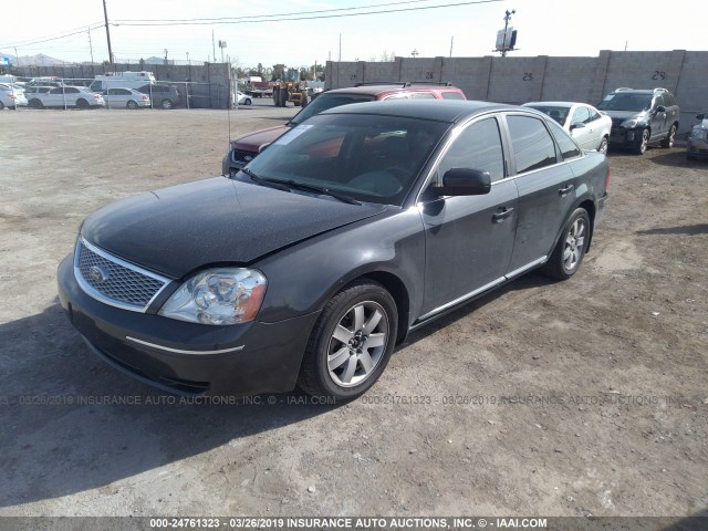 1FAFP24157G102325 - 2007 FORD FIVE HUNDRED SEL GRAY photo 2
