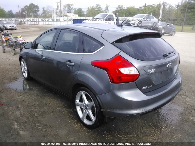 1FAHP3N27CL117819 - 2012 FORD FOCUS TITANIUM GRAY photo 3