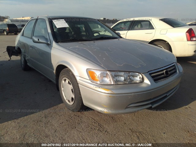 4T1BG22K9YU693374 - 2000 TOYOTA CAMRY CE/LE/XLE SILVER photo 1