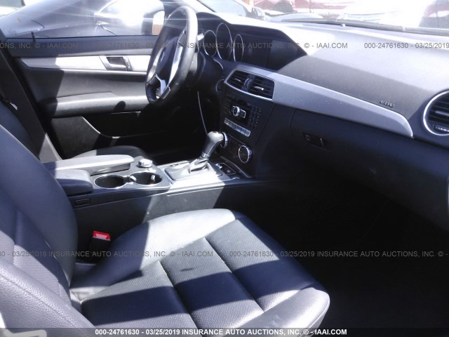 WDDGF4HB8CA614213 - 2012 MERCEDES-BENZ C 250 GRAY photo 5