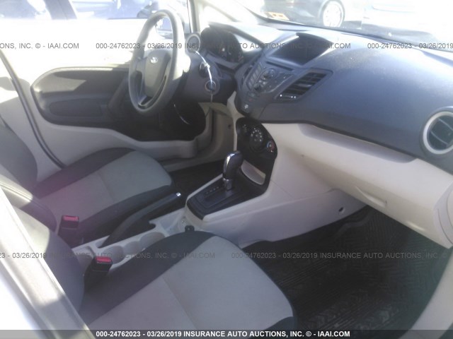 3FADP4AJXBM216391 - 2011 FORD FIESTA S WHITE photo 5