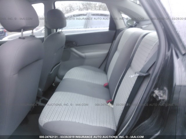 1FAFP34N77W299223 - 2007 FORD FOCUS ZX4/S/SE/SES შავი ფოტო 8