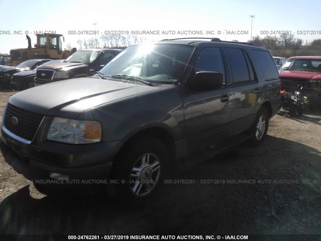 1FMFU16L24LB72035 - 2004 FORD EXPEDITION XLT GRAY photo 2