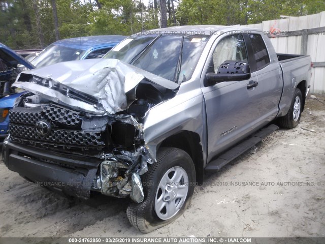 5TFRM5F18JX131081 - 2018 TOYOTA TUNDRA DOUBLE CAB SR/SR5 SILVER photo 2