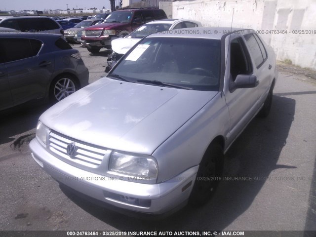 3VWRB81H2WM241534 - 1998 VOLKSWAGEN JETTA GL SILVER photo 2