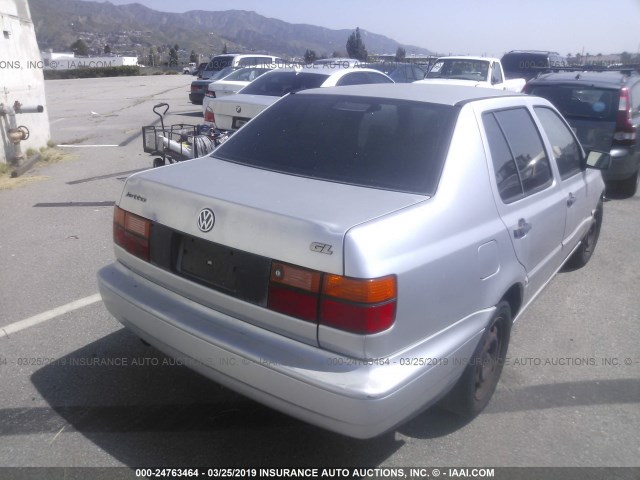 3VWRB81H2WM241534 - 1998 VOLKSWAGEN JETTA GL SILVER photo 4