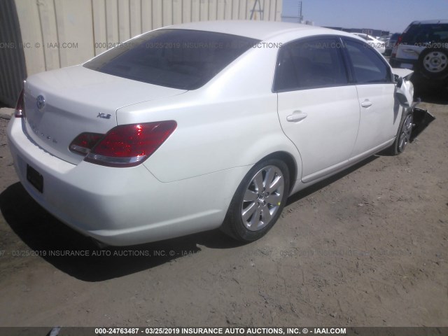 4T1BK36B36U097351 - 2006 TOYOTA AVALON XL/XLS/TOURING/LIMITED WHITE photo 4