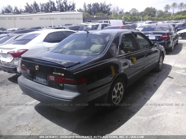 4T1BF22K3XU077042 - 1999 TOYOTA CAMRY LE/XLE BLACK photo 4