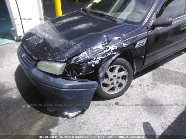 4T1BF22K3XU077042 - 1999 TOYOTA CAMRY LE/XLE BLACK photo 6