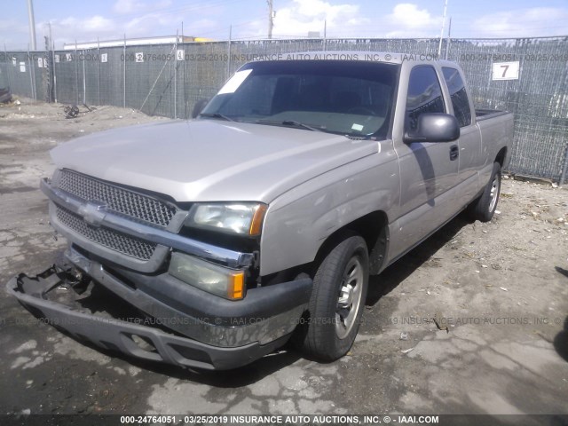 1GCEC19X05Z192042 - 2005 CHEVROLET SILVERADO C1500 GRAY photo 2