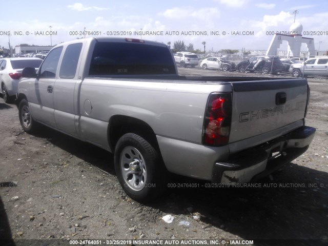 1GCEC19X05Z192042 - 2005 CHEVROLET SILVERADO C1500 GRAY photo 3