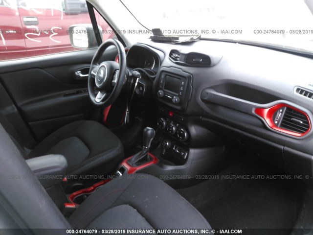 ZACCJBCT9GPD70380 - 2016 JEEP RENEGADE TRAILHAWK BLACK photo 5