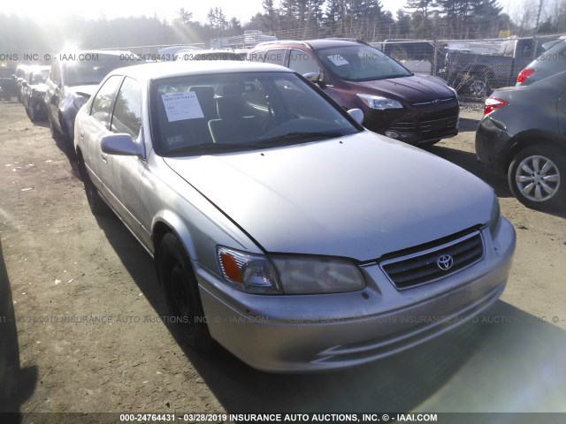 JT2BG28KX10547079 - 2001 TOYOTA CAMRY LE/XLE 银色 照片 1