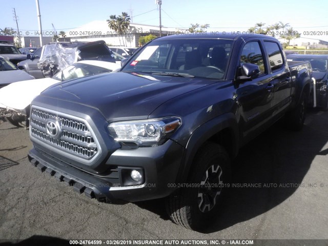 3TMDZ5BN0HM034994 - 2017 TOYOTA TACOMA DBL CAB/SR5/TRD SPORT/OR GRAY photo 2