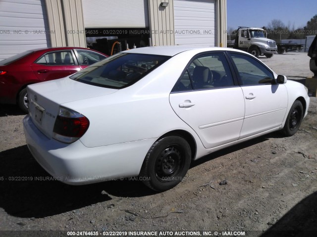 4T1BE32K65U589271 - 2005 TOYOTA CAMRY LE/XLE/SE WHITE photo 4