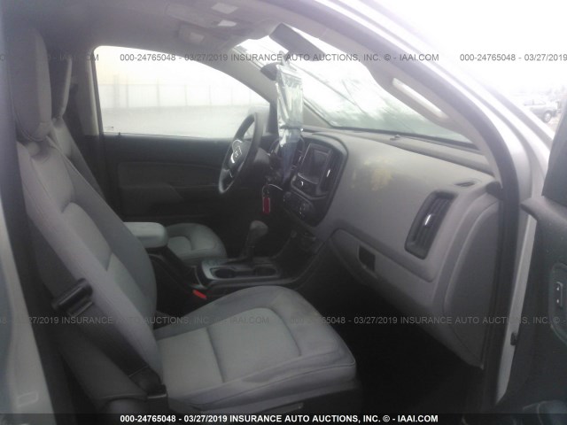 1GTG5BEA3J1280831 - 2018 GMC CANYON SILVER photo 5