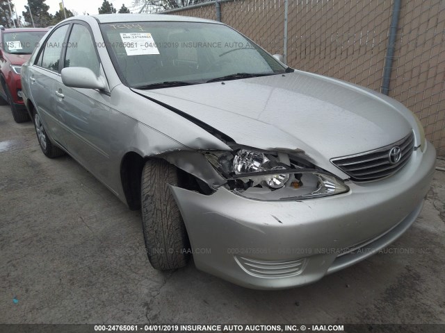 4T1BE32K56U735080 - 2006 TOYOTA CAMRY LE/XLE/SE SILVER photo 1