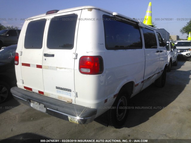 2B5WB25Z92K133003 - 2002 DODGE RAM WAGON B2500 WHITE photo 4