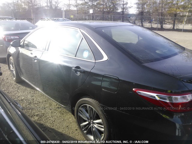 4T1BF1FK3HU440705 - 2017 TOYOTA CAMRY LE/XLE/SE/XSE 黑色 照片 3