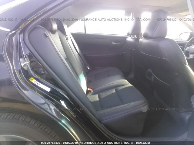 4T1BF1FK3HU440705 - 2017 TOYOTA CAMRY LE/XLE/SE/XSE 黑色 照片 8