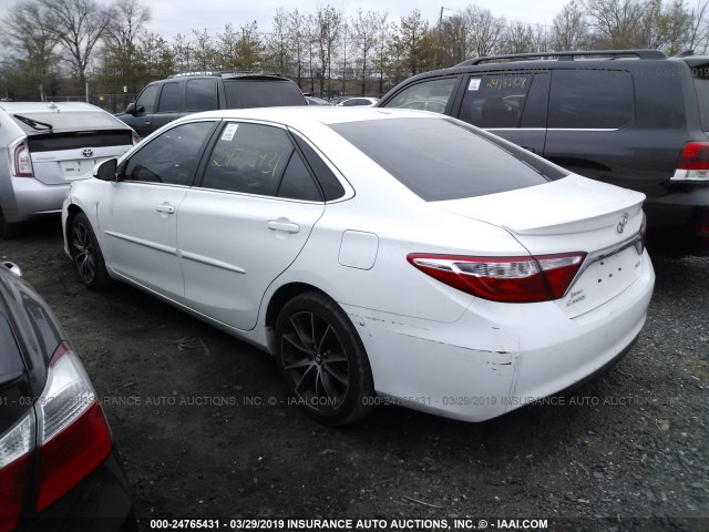 4T1BF1FK9GU267397 - 2016 TOYOTA CAMRY LE/XLE/SE/XSE WHITE photo 3