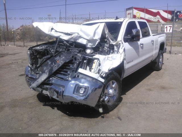 1GT12TEY6JF282304 - 2018 GMC SIERRA K2500 SLT WHITE photo 2