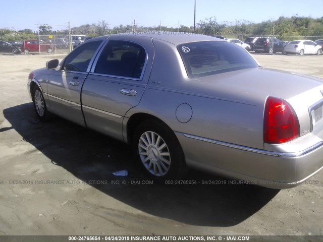 1LNHM81WX3Y695355 - 2003 LINCOLN TOWN CAR EXECUTIVE TAN photo 3