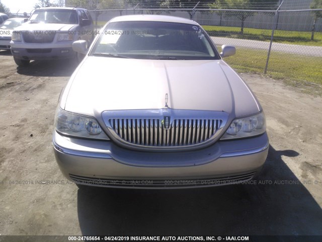 1LNHM81WX3Y695355 - 2003 LINCOLN TOWN CAR EXECUTIVE TAN photo 6