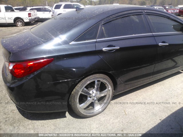 5NPEC4AC1DH598475 - 2013 HYUNDAI SONATA SE/LIMITED BLACK photo 4