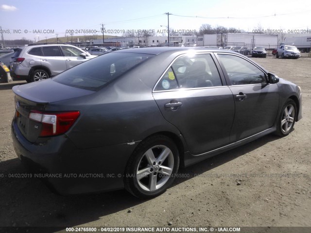 4T1BF1FKXCU028547 - 2012 TOYOTA CAMRY SE/LE/XLE 灰色 照片 4