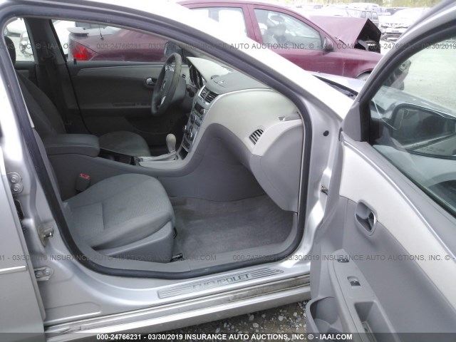 1G1ZG57BX9F122231 - 2009 CHEVROLET MALIBU LS SILVER photo 5