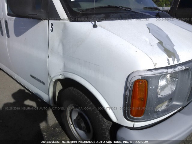 1GTFG25M011229433 - 2001 GMC SAVANA G2500 WHITE photo 6